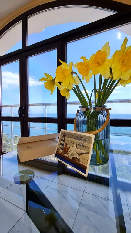 Супер-видовая квартира в Ливадии на берегу моря