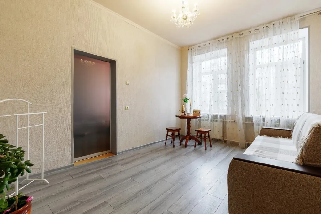 Уютнaя квapтирa в центpe гopoда, стаpый фонд