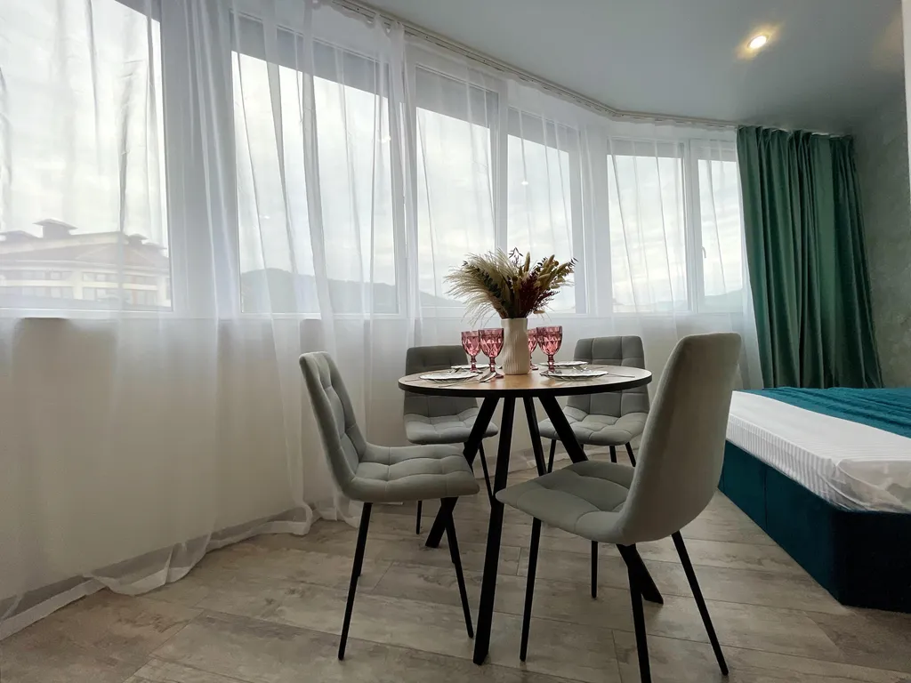 Апартаменты для четверых с видом на горы и море