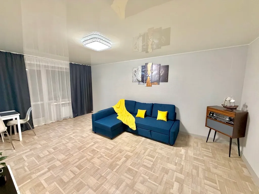 Квартира 2-х комнатная в центре — аренда посуточно в Юрга