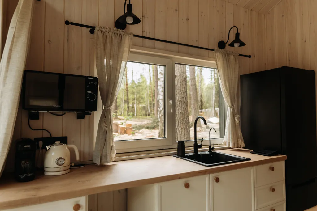 Барнхаус в стиле бохо в сосновом лесу