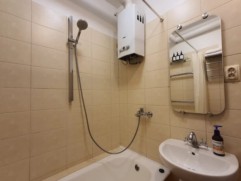 Квартира в 7 минутах от Невского: 3 спальни и парковка