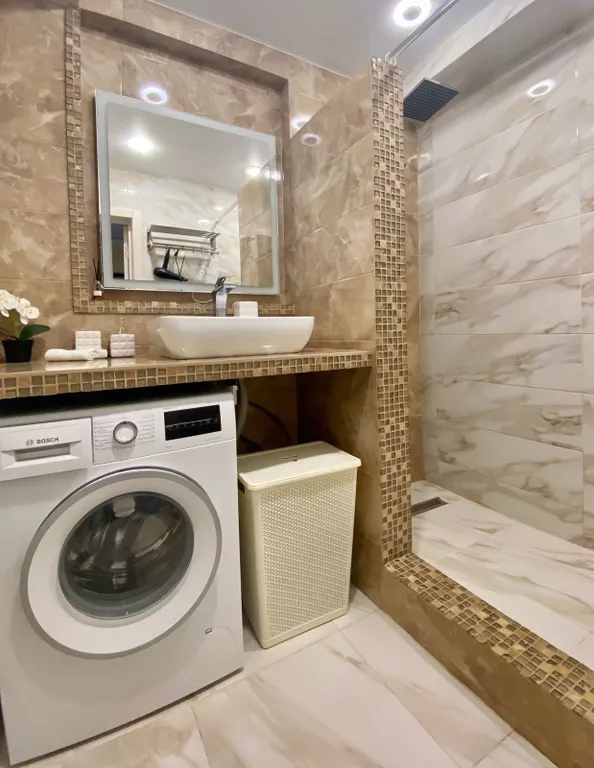 Шестиместная просторная двухкомнатная квартира