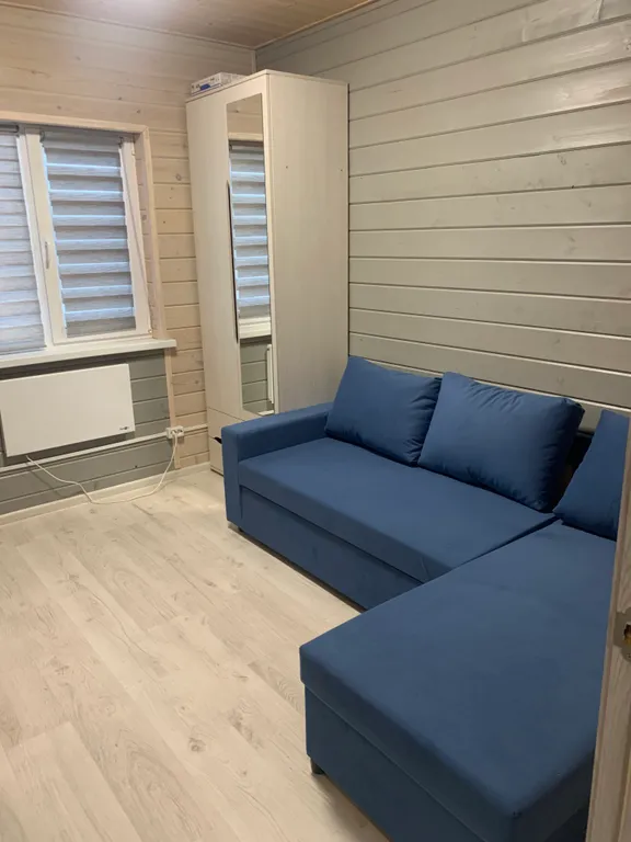 Два новых дома на большом участке с лесом