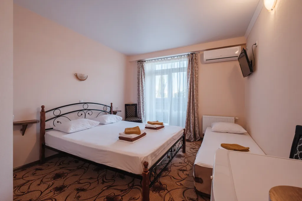 Квартира Трехместный номер категории Стандарт — аренда посуточно в Севастополь