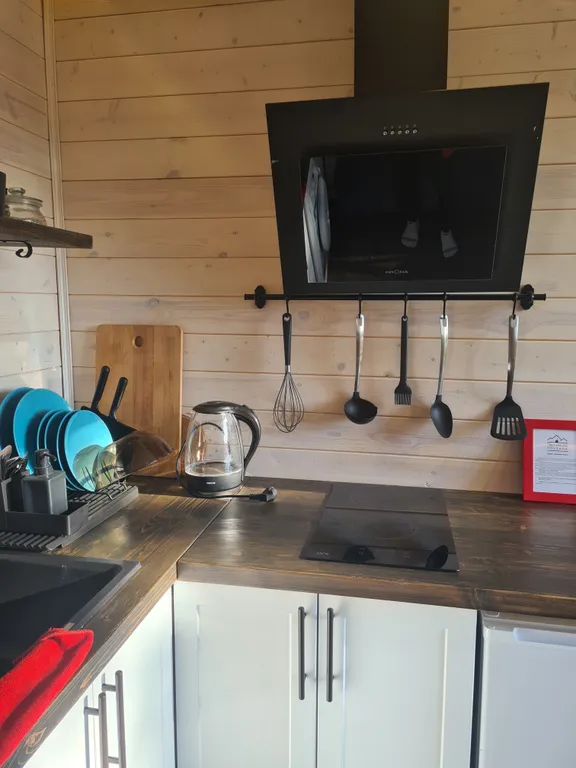 Мини-домик море с видом на горы