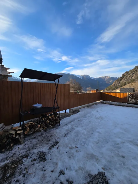 Уютный новый дом в горах