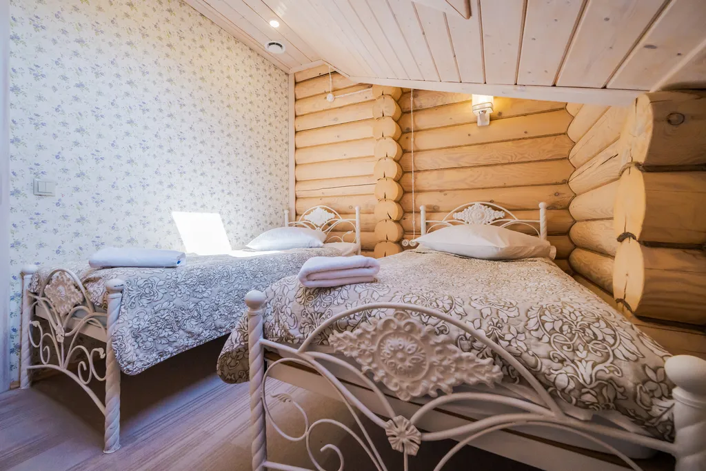 Уютные апартаменты 80 м² c 3-мя спальнями и камином в деревянном доме