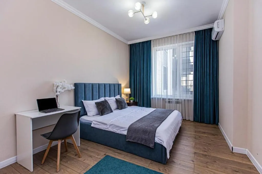 3-ком квартира Bayhouse около ТРЦ MEGA Alma-Ata для 6-х гостей