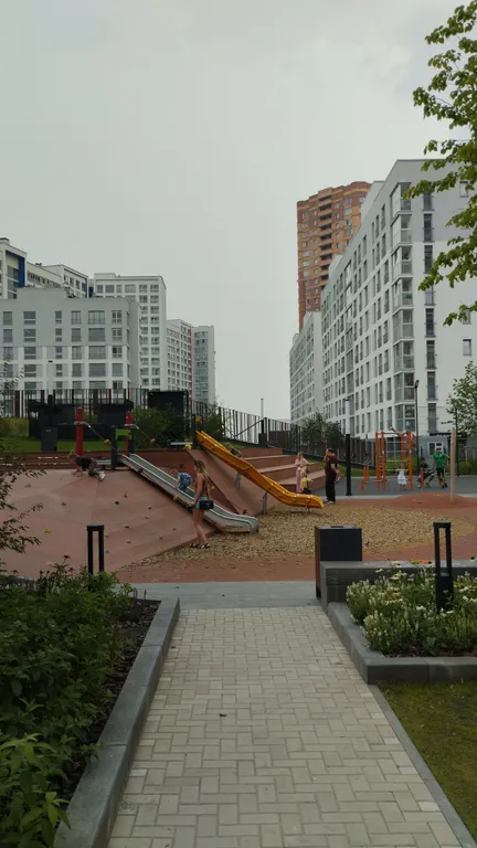 Апартаменты у метро Студенческая и возле центра Нейрохирургии