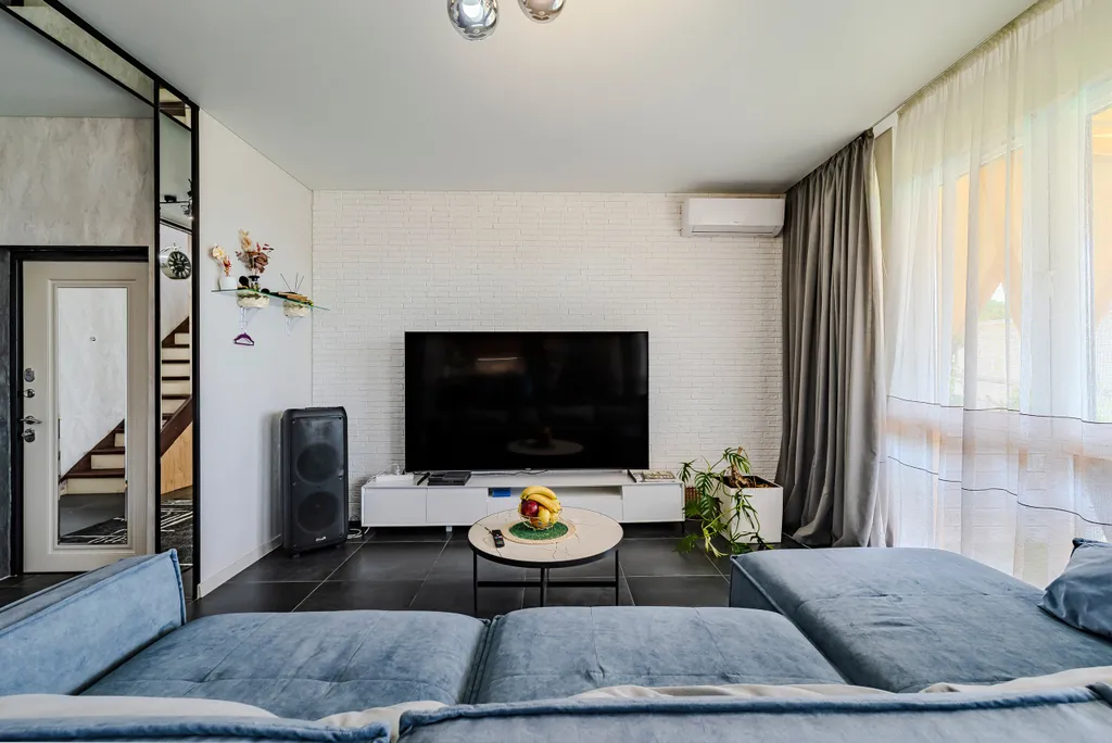 Дом в Хосте с видом на море