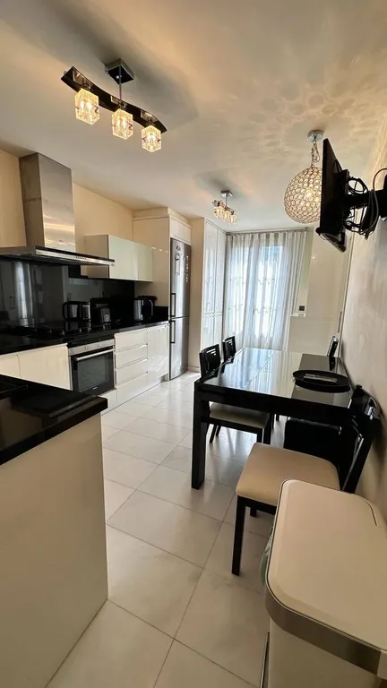 Уютная Семейная Вилла с открытым бассейном