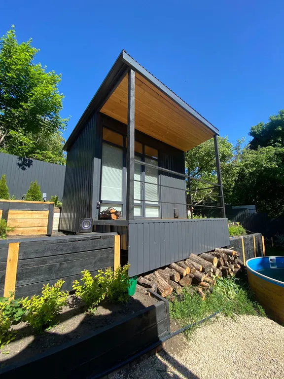 Барн у родника