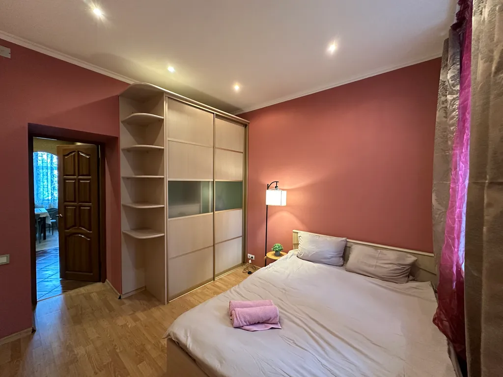 Большая квартира с парковочным местом на волжской набережной