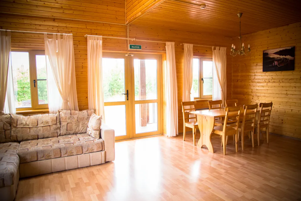 Коттедж Коттедж 4 спальни на берегу реки — Лодейное Поле