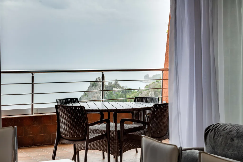 3-комнатная квартира с видом на море