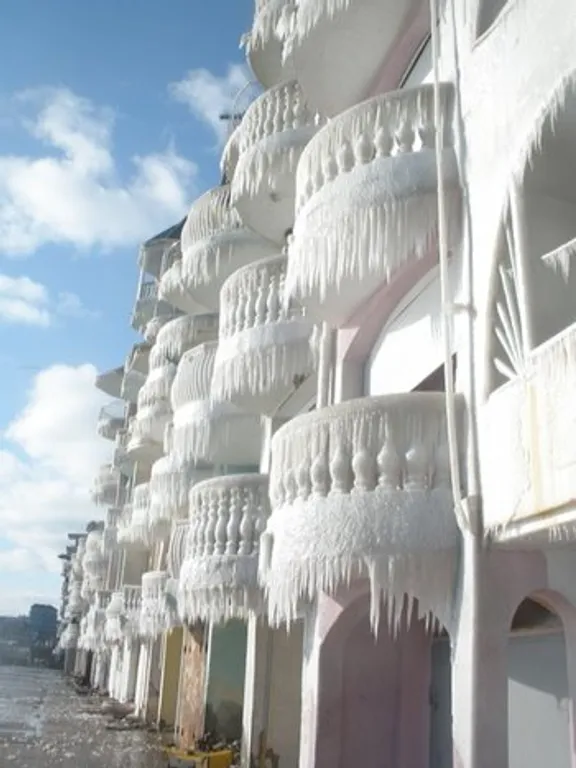 Двухкомнатная квартира у самого моря!(первая линия)