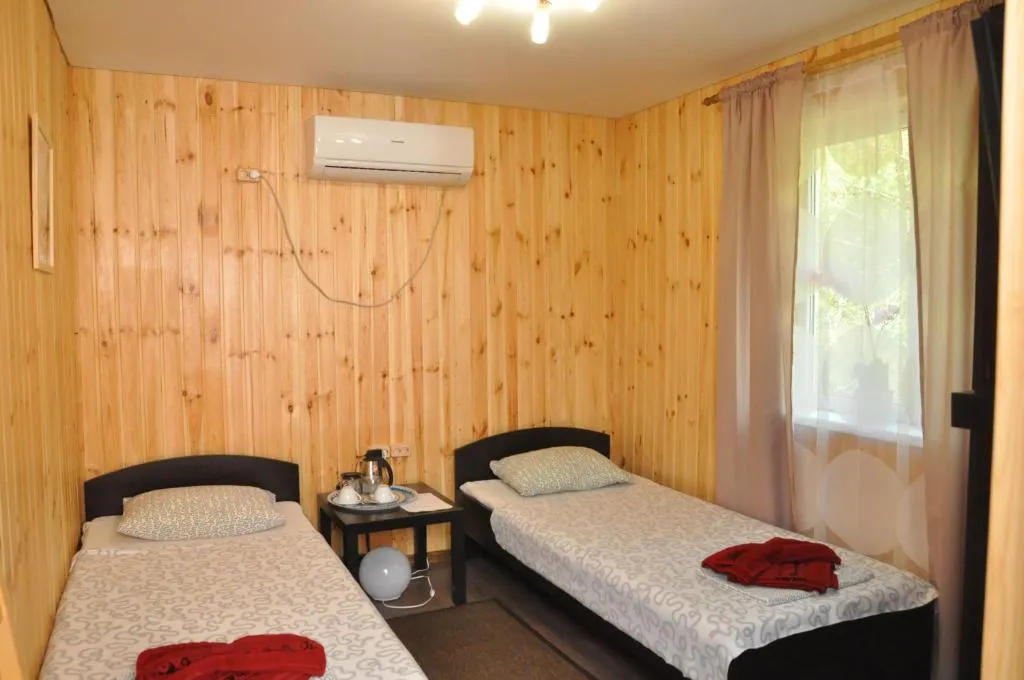 Двухкомнатный номер с видом на реку и бассейном