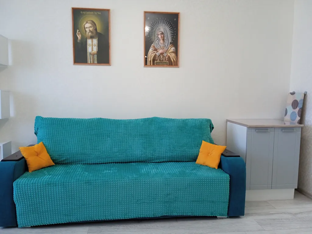 Просторная студия рядом с монастырем в новом доме