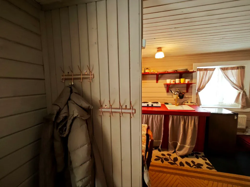 Вишнёвый домик в Махре