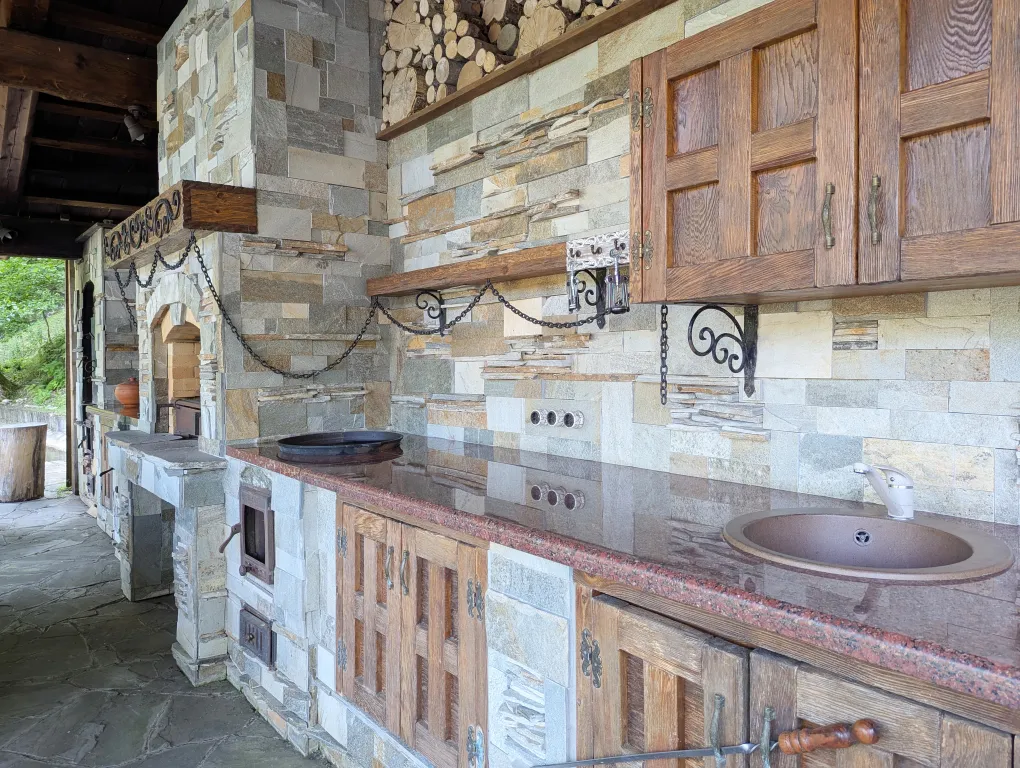 Сруб в заповедном лесу