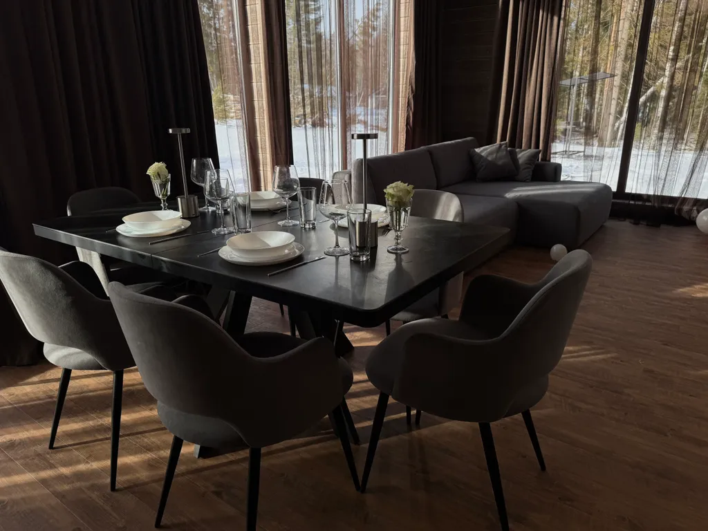 Уютный дом у озера, в 50 километрах от Петербурга, с мангалом, Wi-Fi