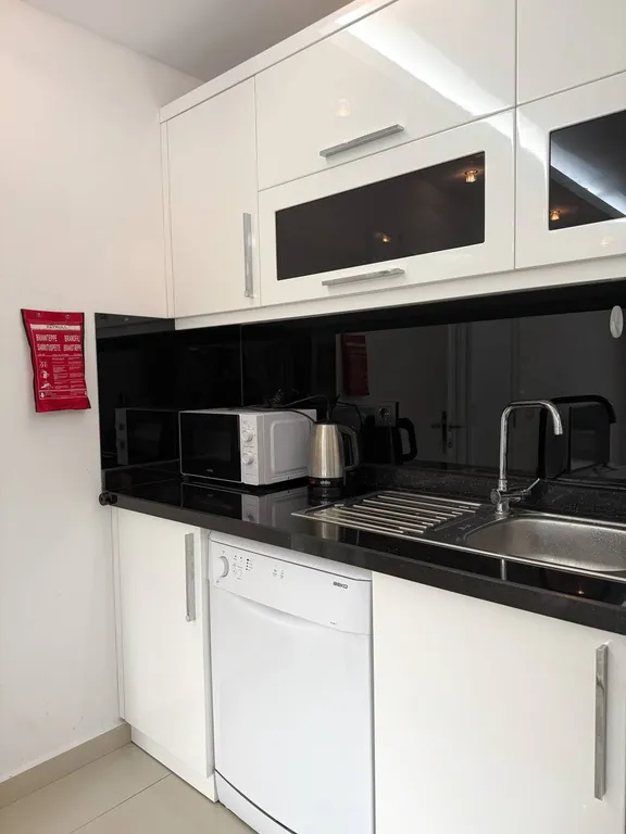 Квартира в центре со своим бассейном у пляжа Клеопатра