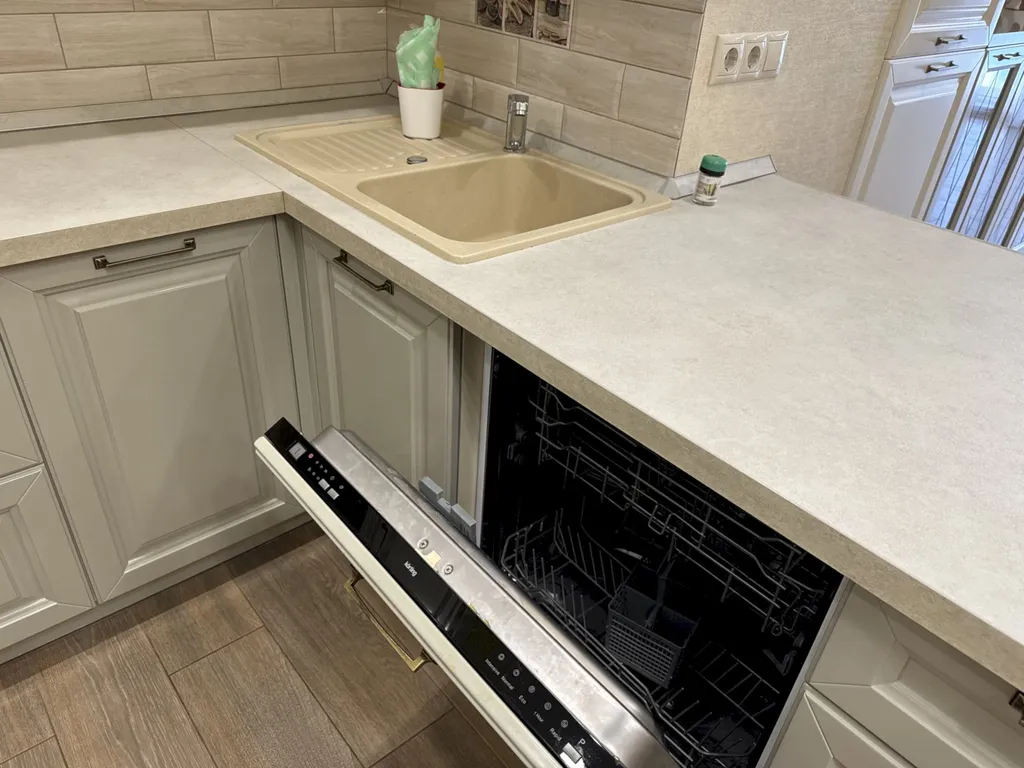 Первая береговая с видом на море и террасой – Толстый мыс