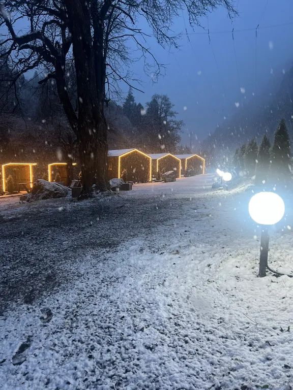 Коттедж с видом на реку и горы (1)