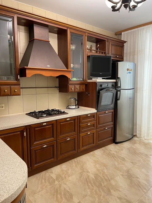 Уютная 4-х комнатная квартира в центре Евпатории с видом на море