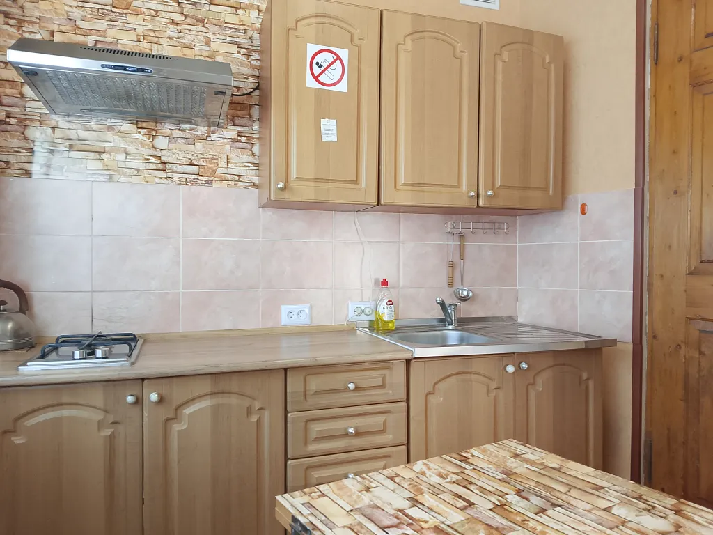 Двухкомнатная квартира в частном доме