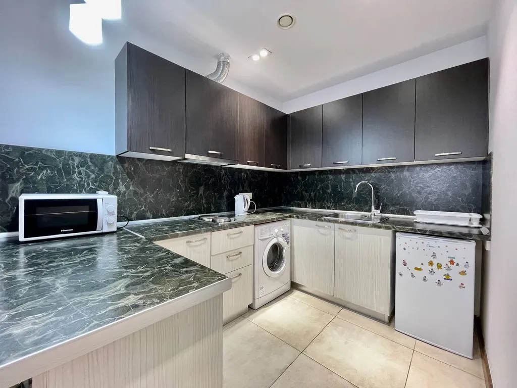 Prime apartment on Buzand 17