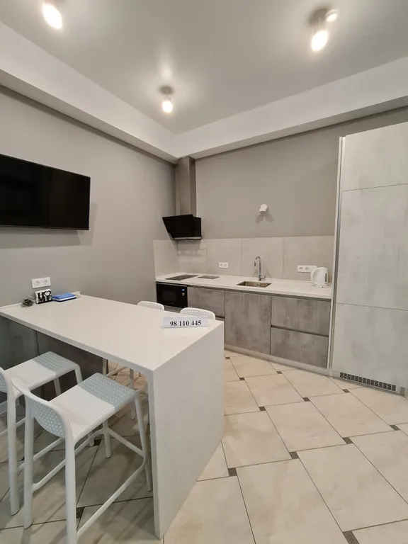 Люкс студия возле парка с видом на море