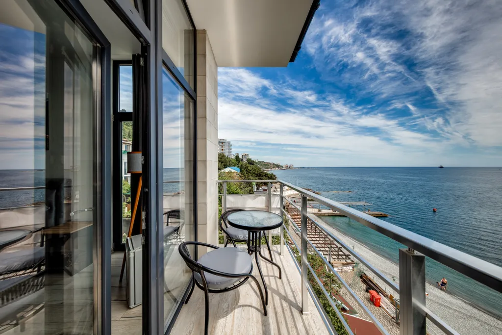 Квартира Студия люкс с видом на море у пляжа — аренда посуточно в Ялта