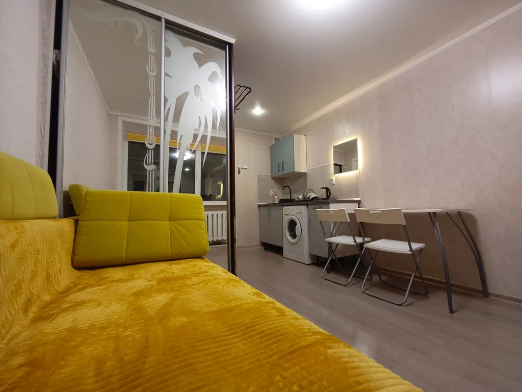 Квартира Уютная студия в тихом районе — аренда посуточно в Самара