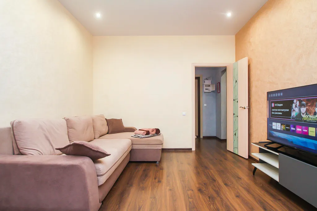 2 комнатная квартира возле тц Аура