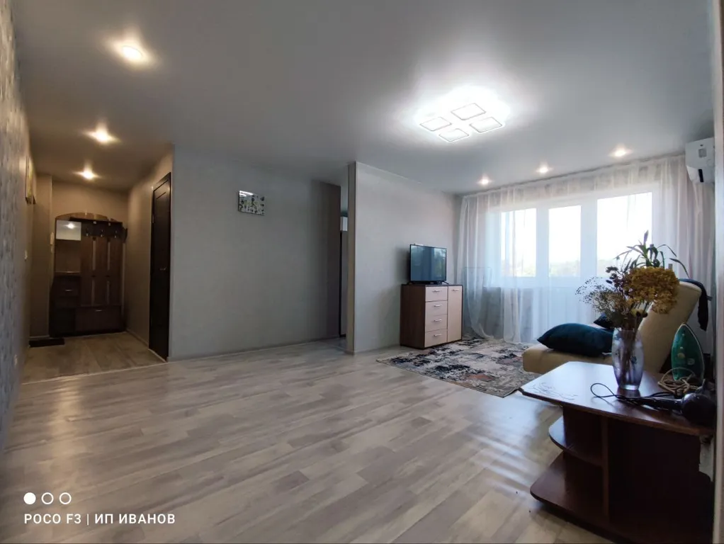 Двухкомнатные апартаменты с балконом в центре