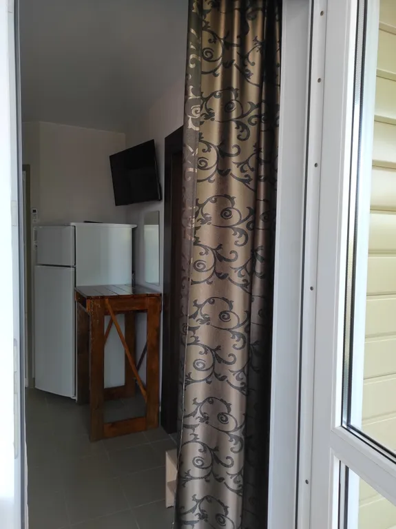 Квартира Luxe-евродвушка - в частном подворье, до 6-ти мест