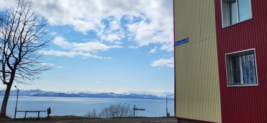 Квартира с видом на Авачинскую бухту