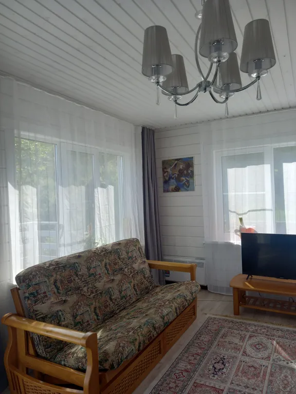 Дом с бассейном и баней