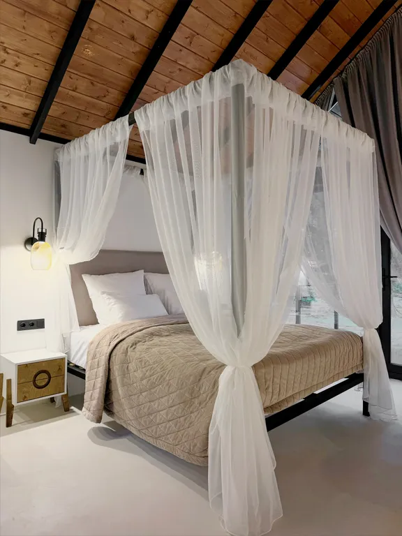 Уютный дом Elovoye в сердце леса с уличным спа-бассейном