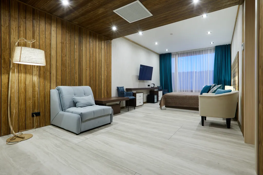 Полулюкс с кроватью размера king-size и видом на озеро