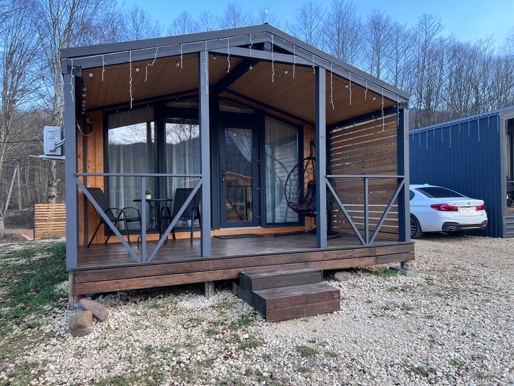 Дом в горах у реки с подогреваемым бассейном, баней и чаном