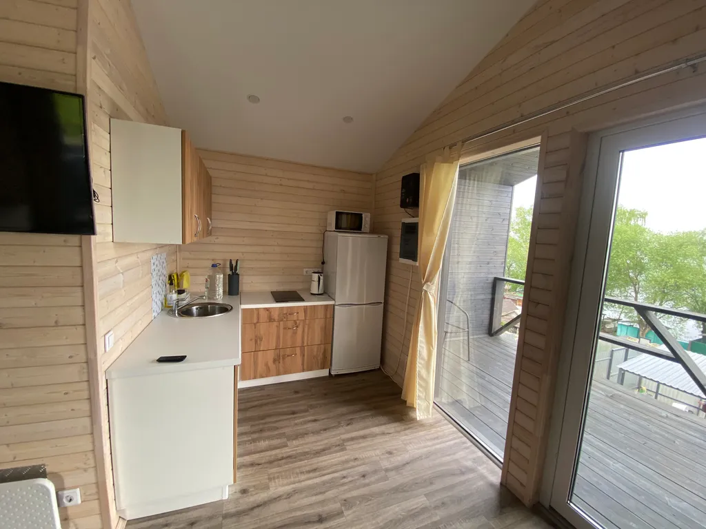 Дом на берегу водохранилища