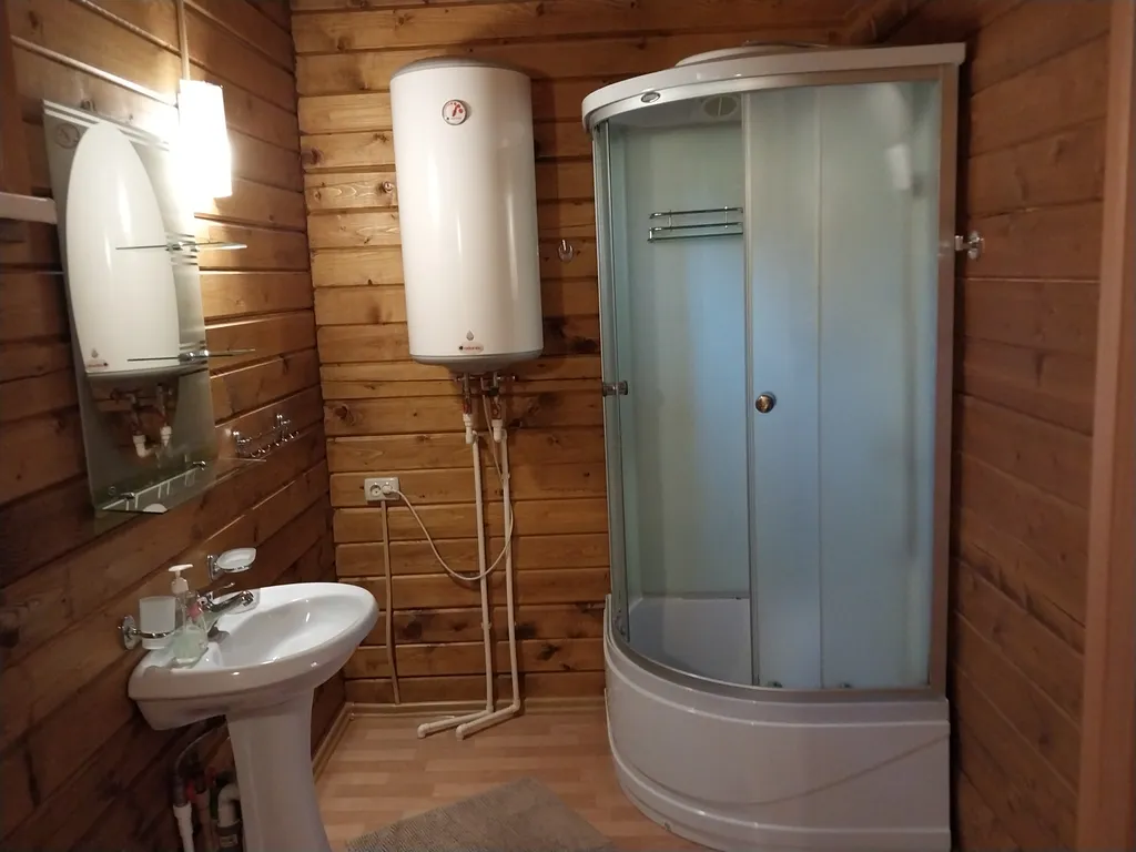 Котедж-дуплекс на берегу озера Глубокое