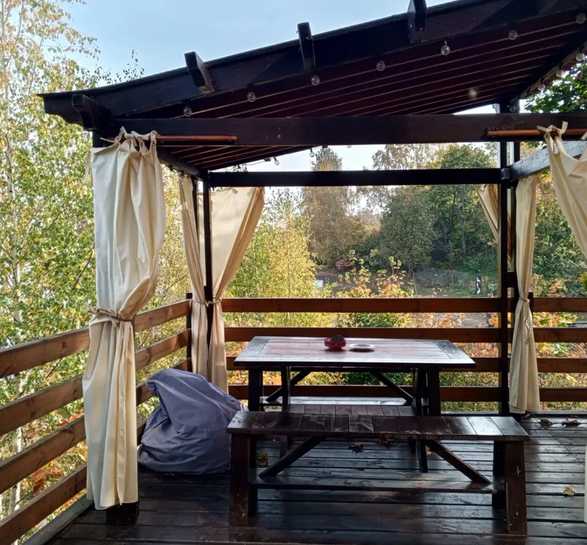 Парящий дом на Волге