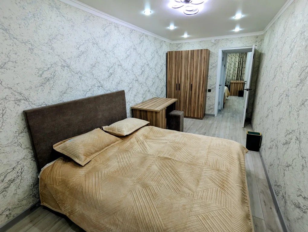 3-х комнатная квартира в центре у Каныбека