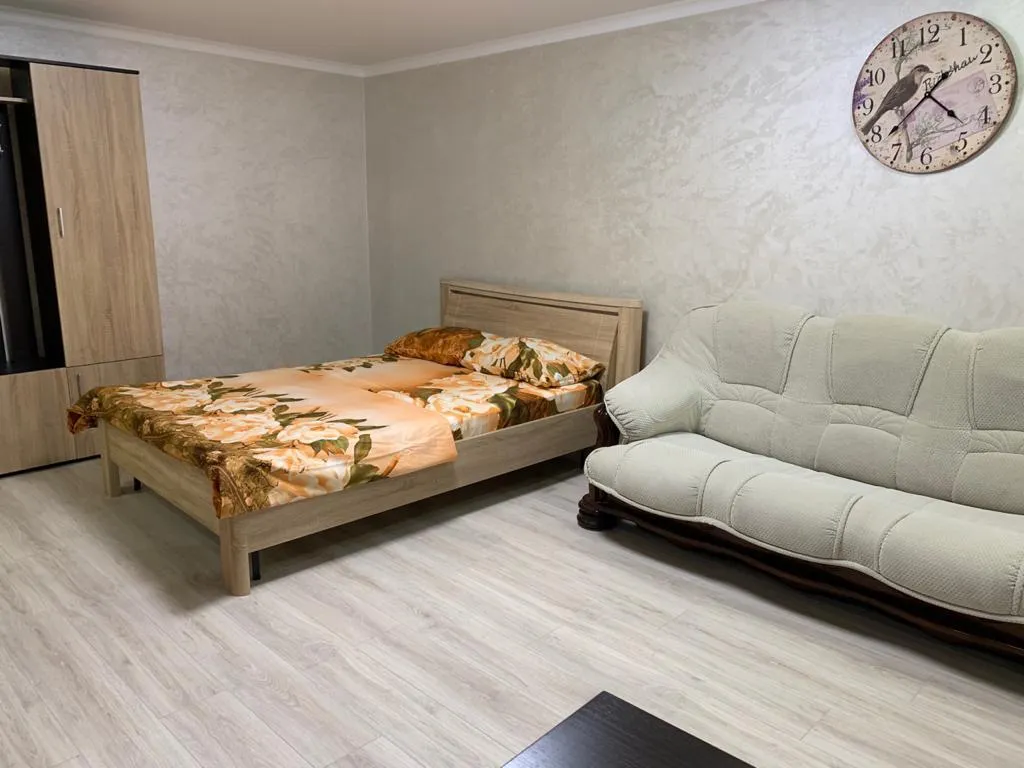 Уютная квартира-студия — аренда посуточно в Октябрьский