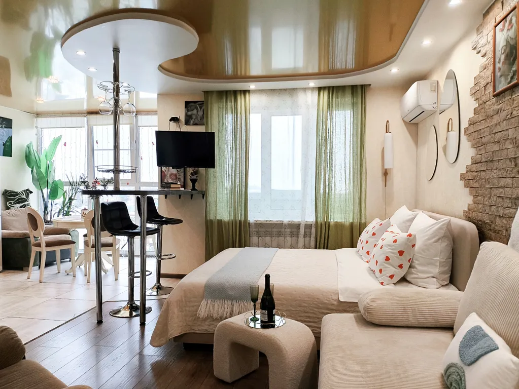 Шикарная квартира с панорамным окном для 4