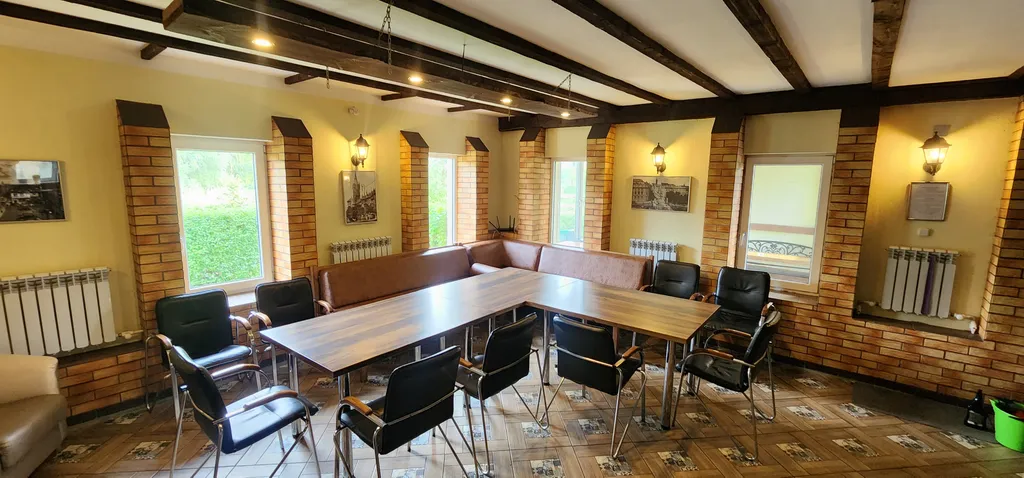 Большой коттедж у озера